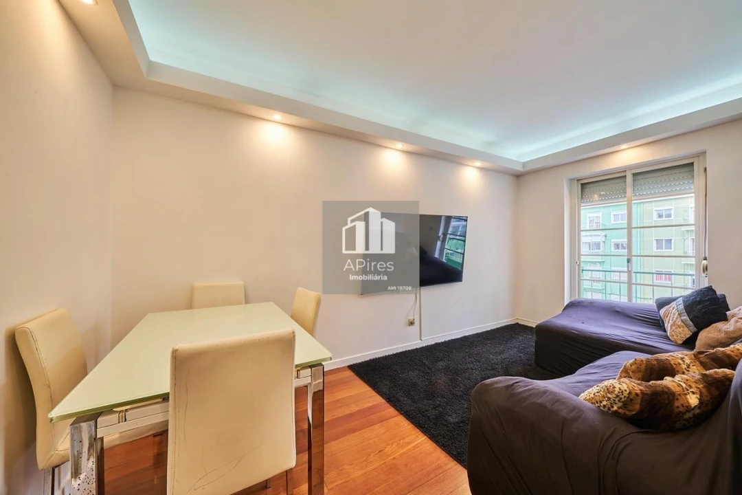 Apartamento T3 para Venda em Almada, Cova da Piedade, Pragal e Cacilhas Foto 1