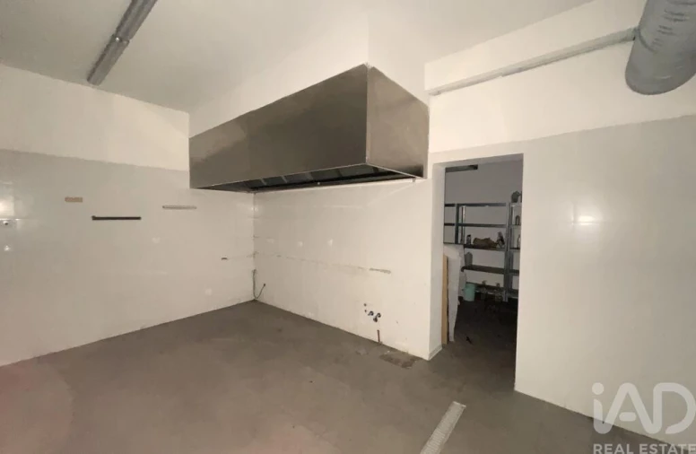 Loja para Arrendamento em Arroios Foto 17