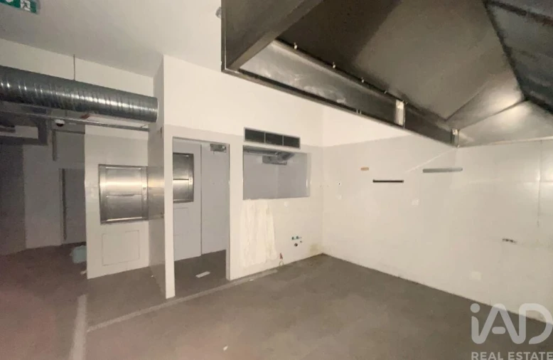 Loja para Arrendamento em Arroios Foto 16