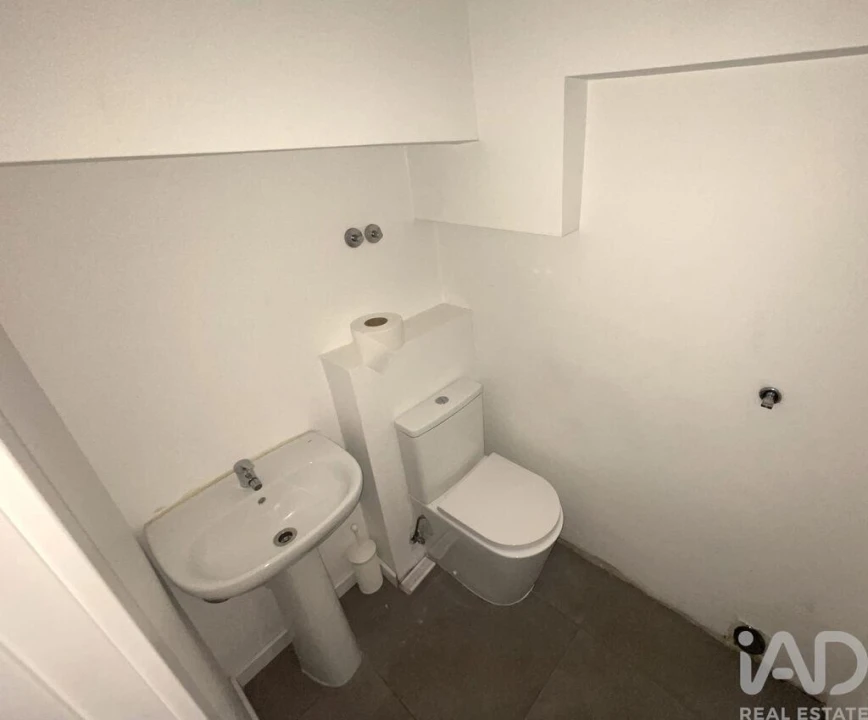 Loja para Arrendamento em Arroios Foto 14