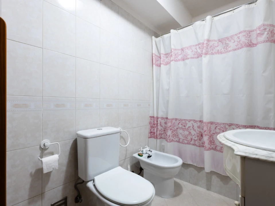 Apartamento T1 para Venda em Buarcos Foto 14