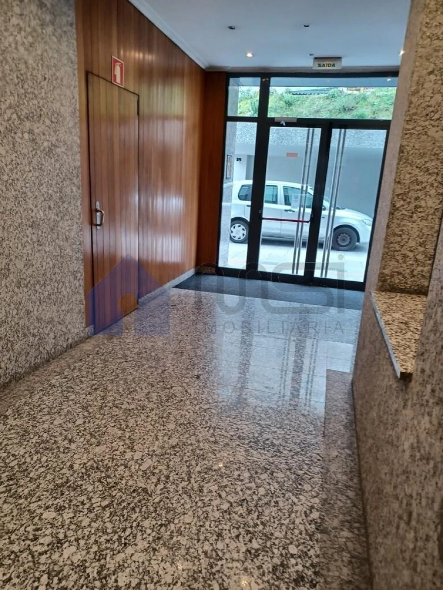 Apartamento T1 para Venda em Lordelo do Ouro e Massarelos Foto 2