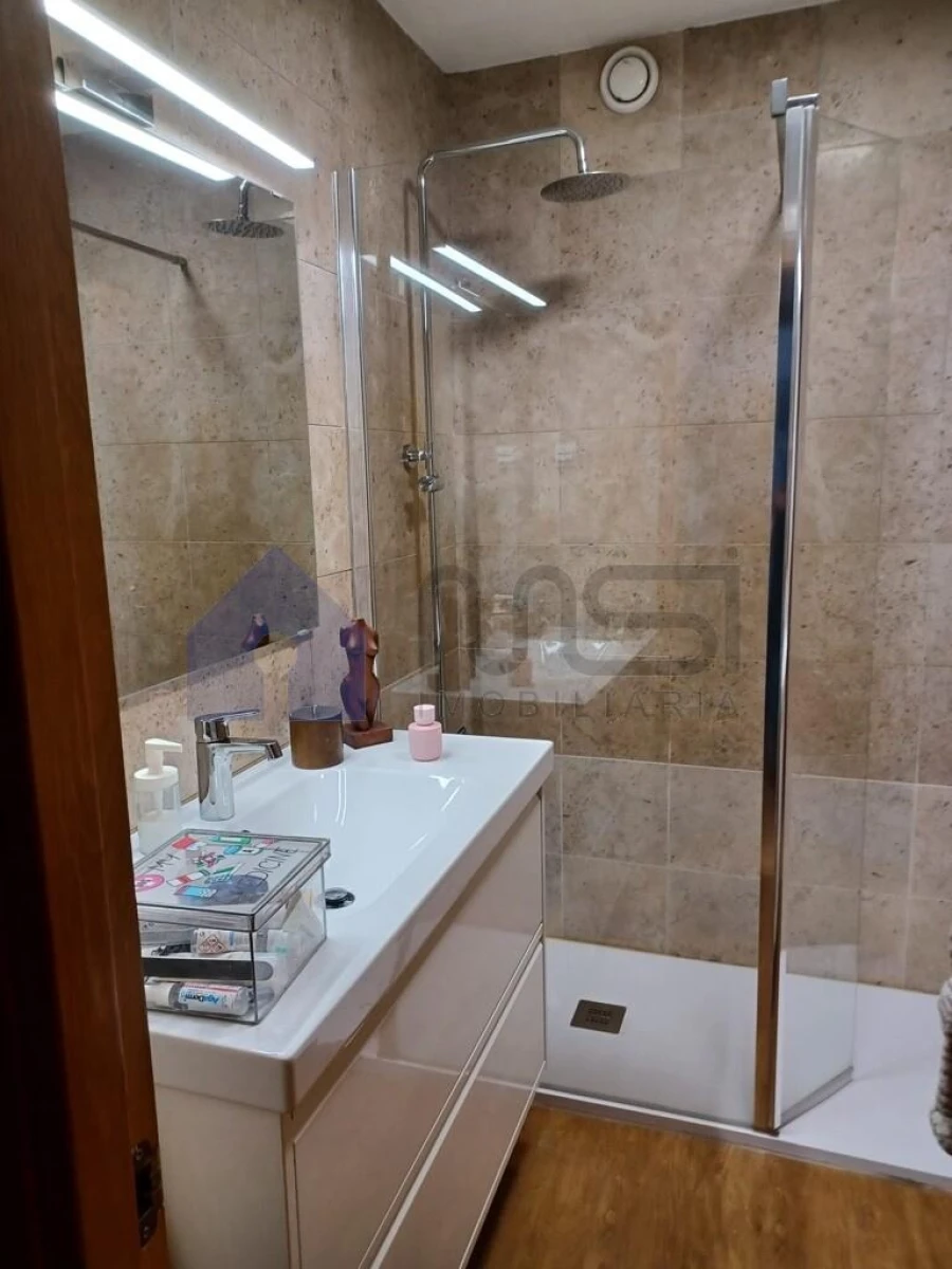 Apartamento T1 para Venda em Lordelo do Ouro e Massarelos Foto 17