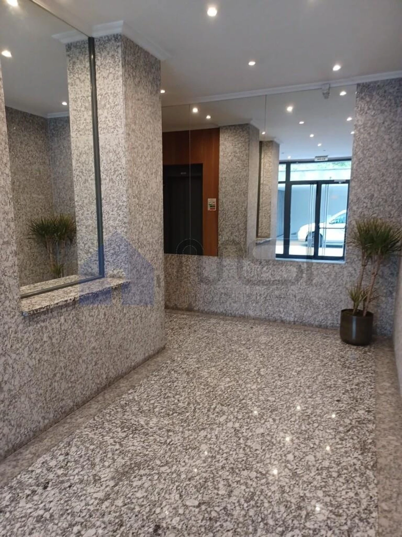 Apartamento T1 para Venda em Lordelo do Ouro e Massarelos Foto 3