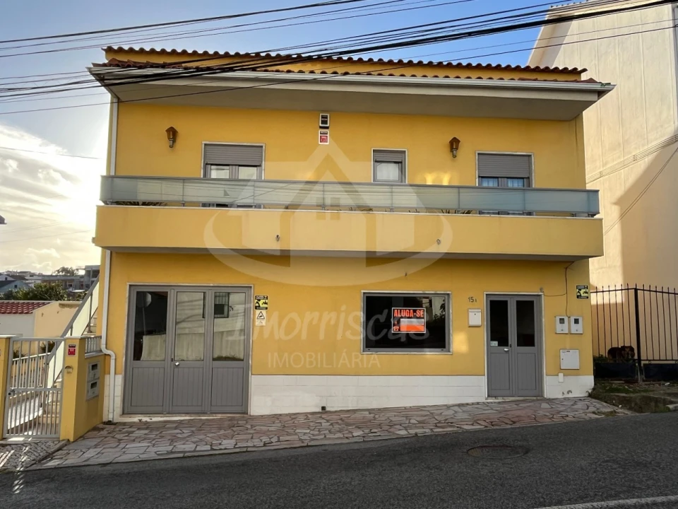 Loja para Arrendamento em Santa Iria de Azoia, São João da Talha e Bobadela Foto 1