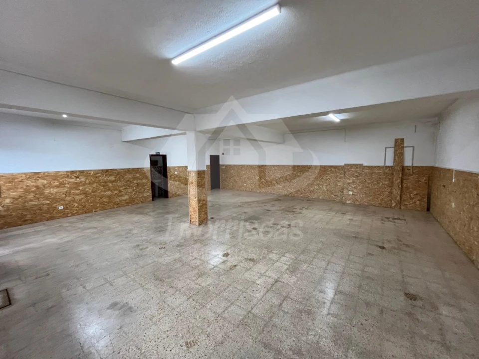 Loja para Arrendamento em Santa Iria de Azoia, São João da Talha e Bobadela Foto 5