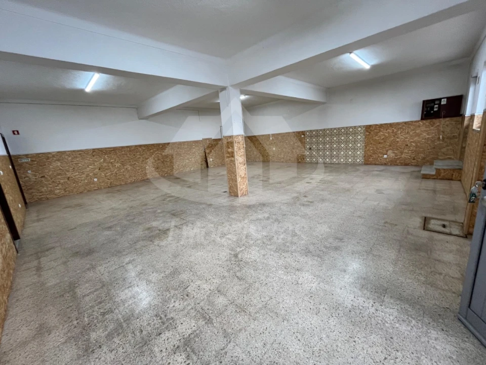 Loja para Arrendamento em Santa Iria de Azoia, São João da Talha e Bobadela Foto 7