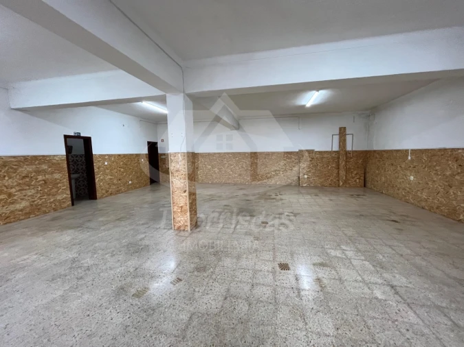 Loja para Arrendamento em Santa Iria de Azoia, São João da Talha e Bobadela Foto 6