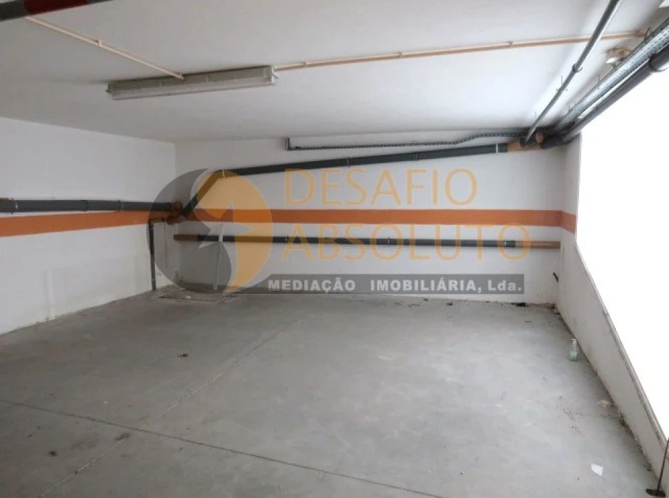 Garagem para Venda em Setubal (São Sebastião) Foto 2