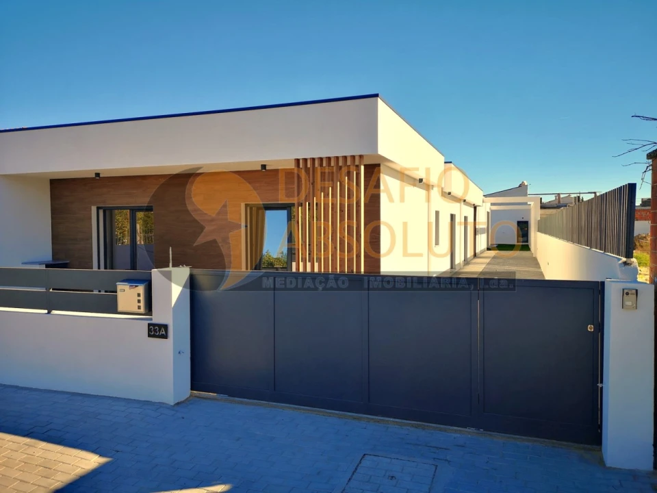 Moradia T4 para Venda em Fernao Ferro Foto 17