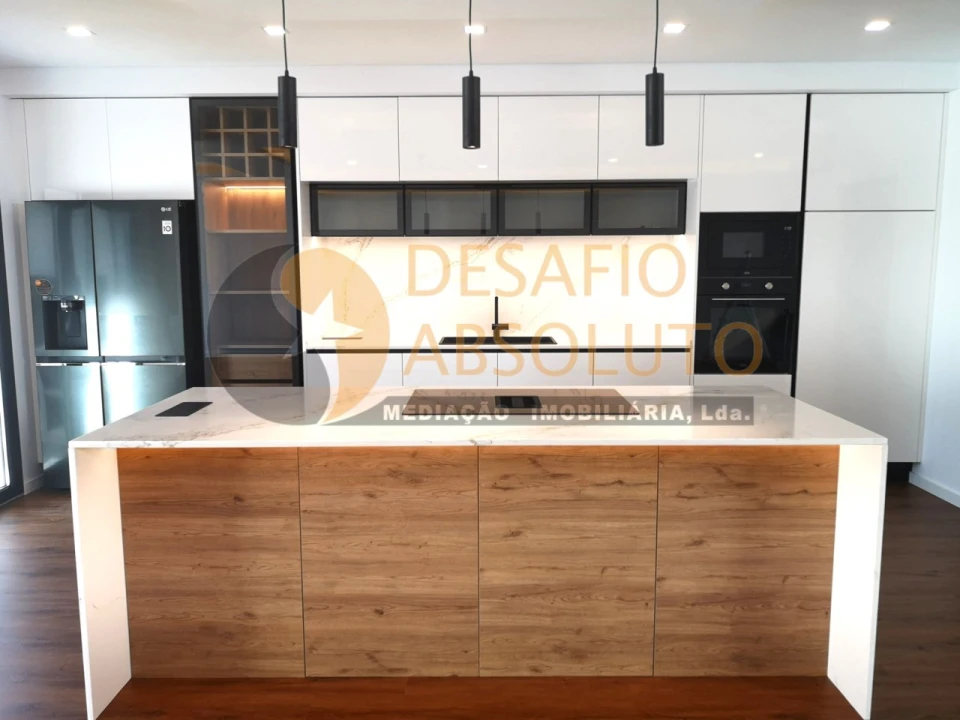 Moradia T4 para Venda em Fernao Ferro Foto 20