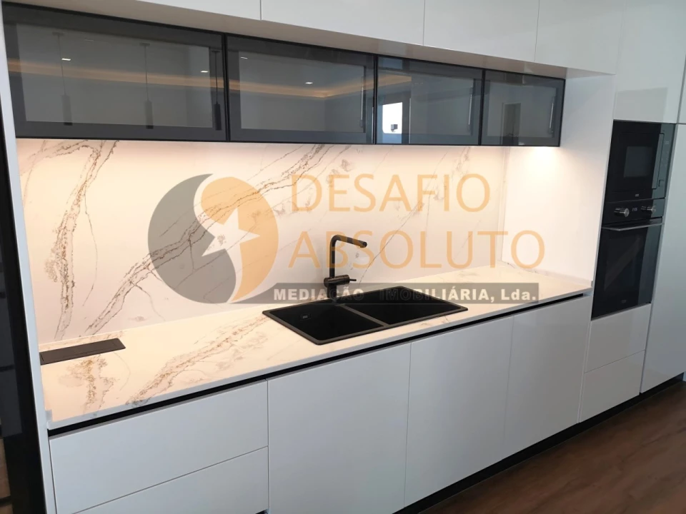 Moradia T4 para Venda em Fernao Ferro Foto 23