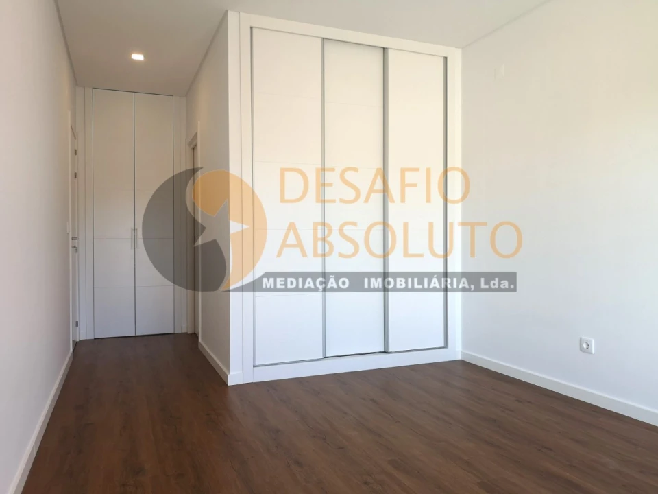 Moradia T4 para Venda em Fernao Ferro Foto 26