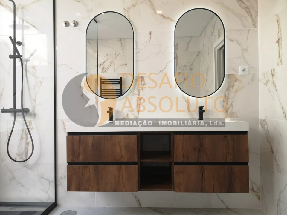 Moradia T4 para Venda em Fernao Ferro Foto 29