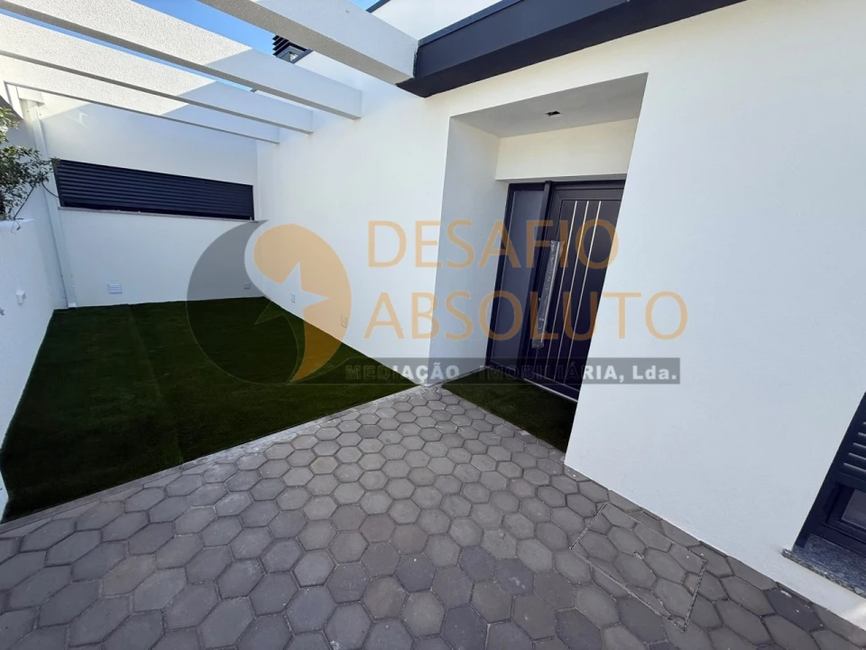 Moradia T4 para Venda em Fernao Ferro Foto 2