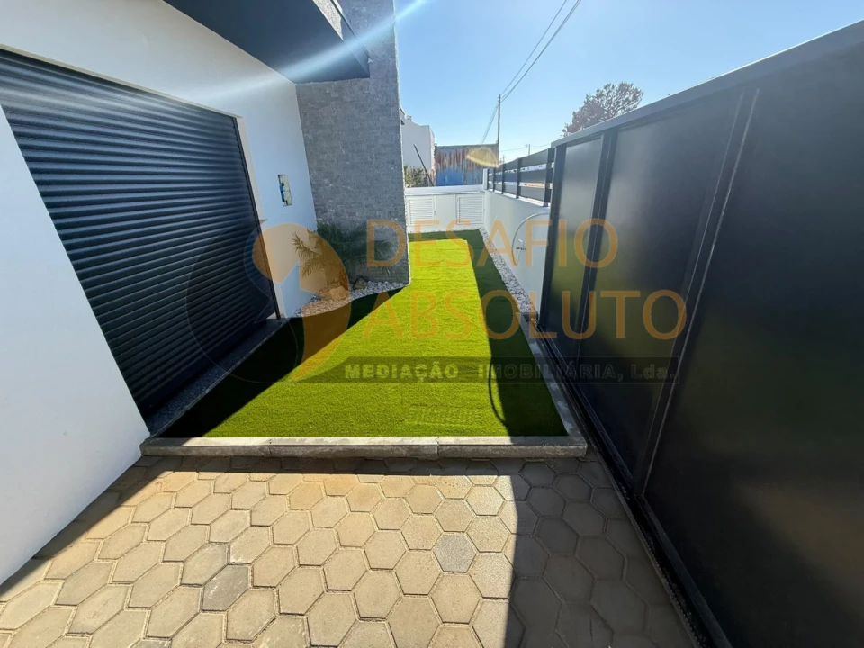 Moradia T4 para Venda em Fernao Ferro Foto 7