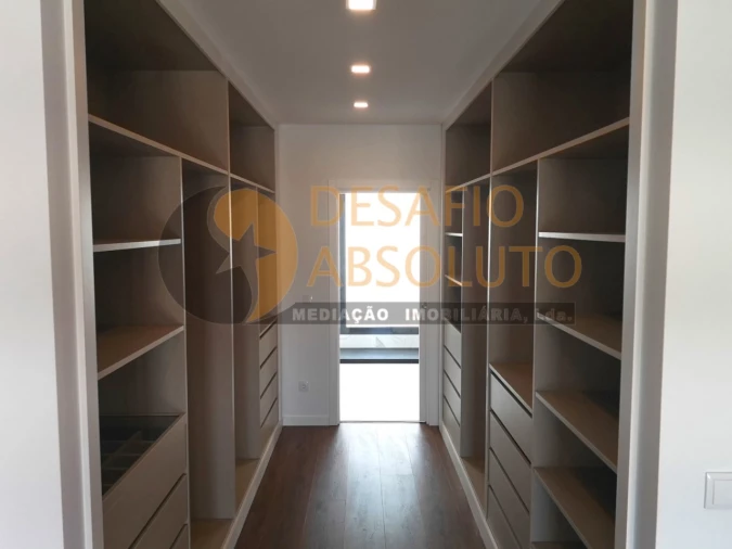 Moradia T4 para Venda em Fernao Ferro Foto 25