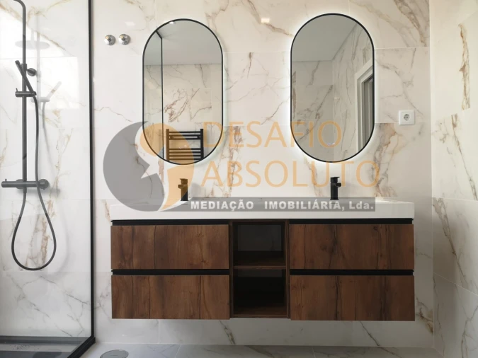 Moradia T4 para Venda em Fernao Ferro Foto 29