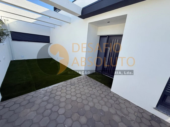 Moradia T4 para Venda em Fernao Ferro Foto 2