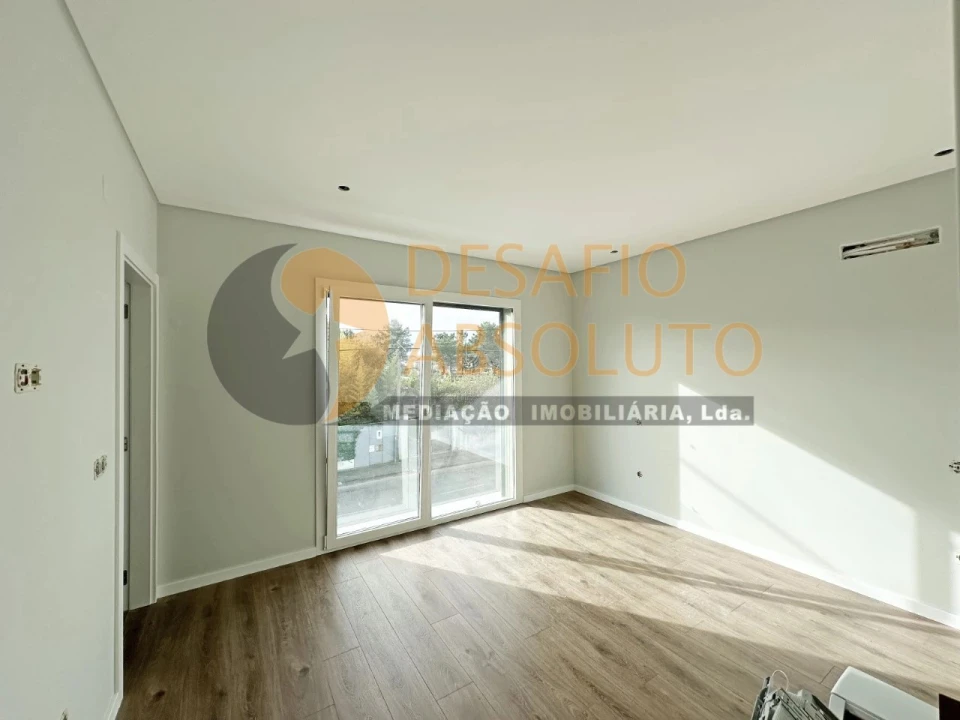 Moradia T4 para Venda em Fernao Ferro Foto 7