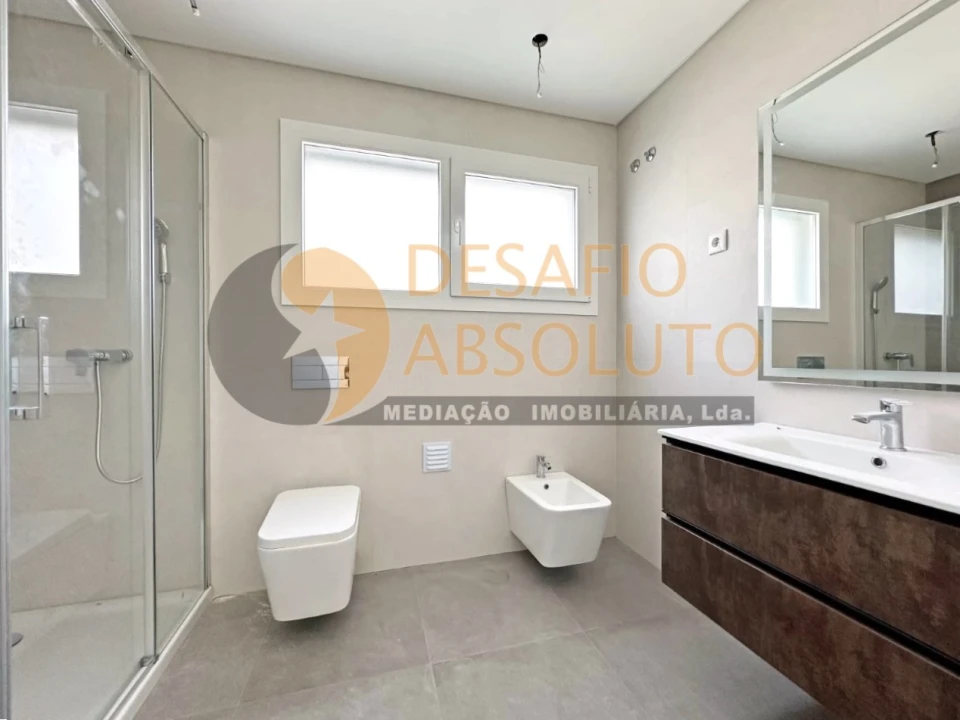 Moradia T4 para Venda em Fernao Ferro Foto 9