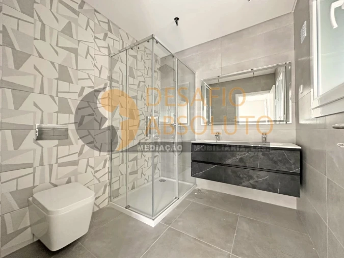 Moradia T4 para Venda em Fernao Ferro Foto 10