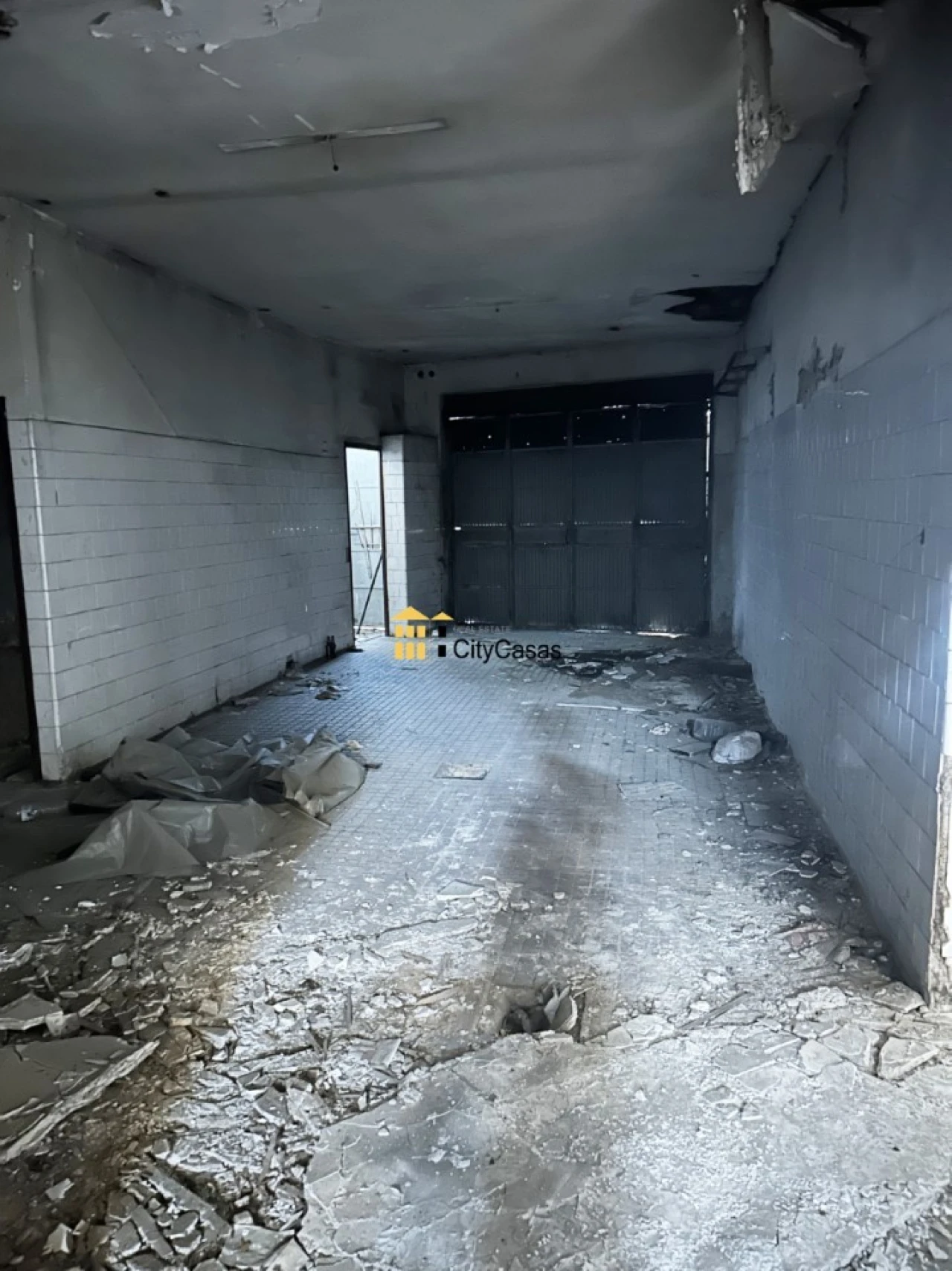 Prédio para Venda em Milheiros Foto 11