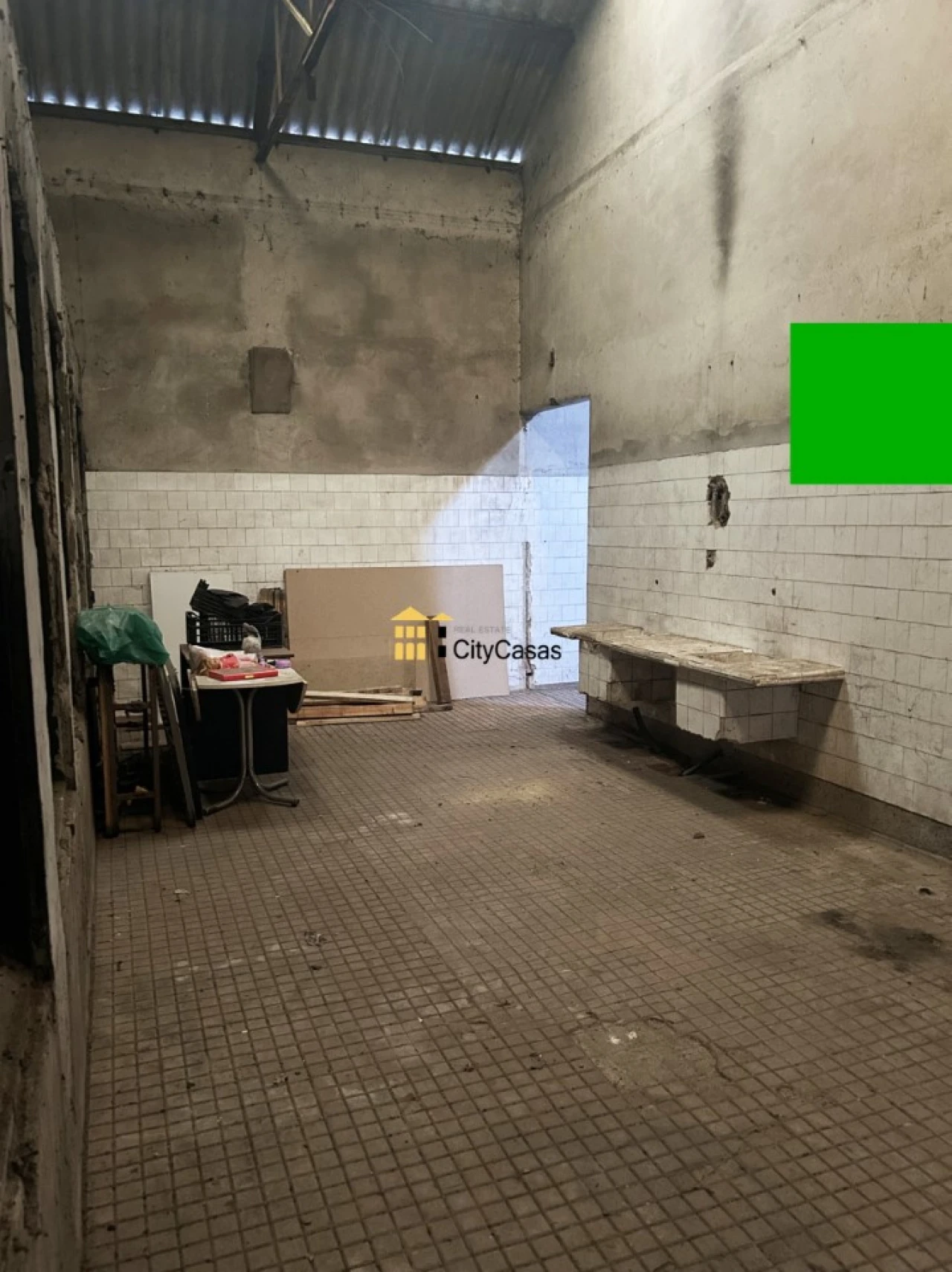 Prédio para Venda em Milheiros Foto 13