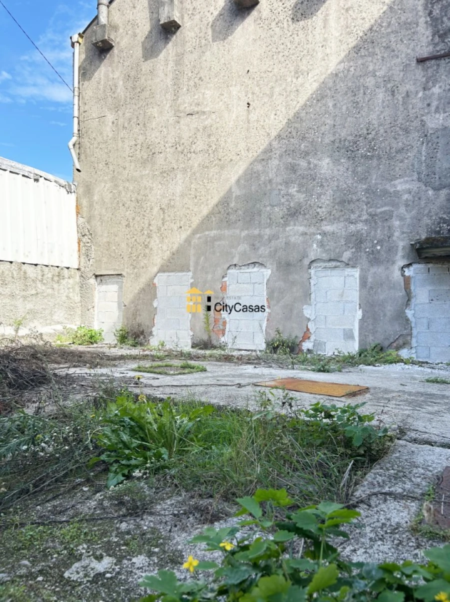 Prédio para Venda em Milheiros Foto 5