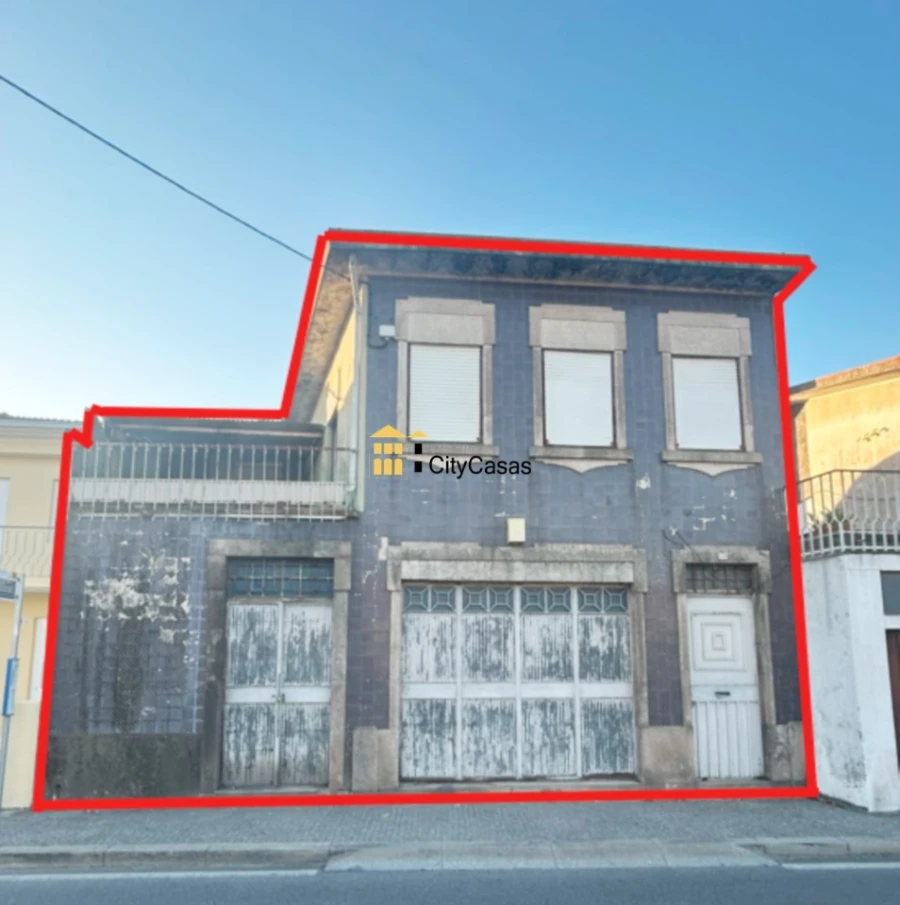 Prédio para Venda em Milheiros Foto 1