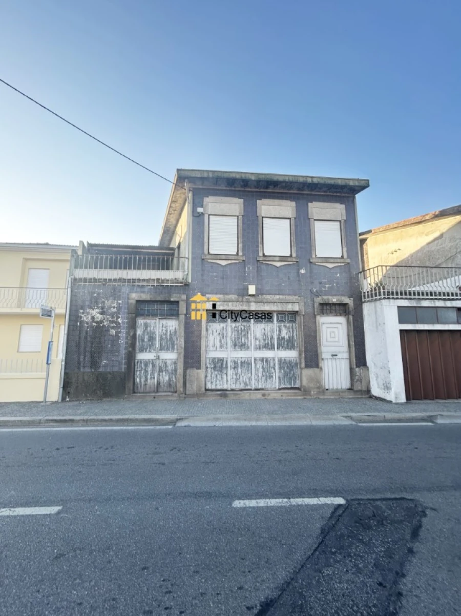 Prédio para Venda em Milheiros Foto 17