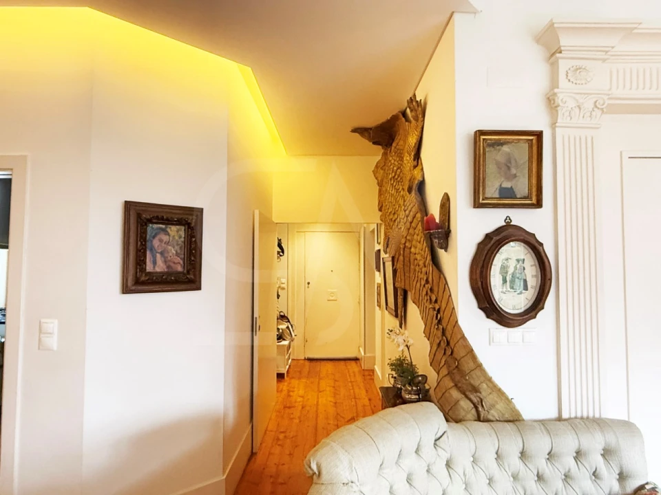 Apartamento T5 para Venda em Avenidas Novas Foto 2