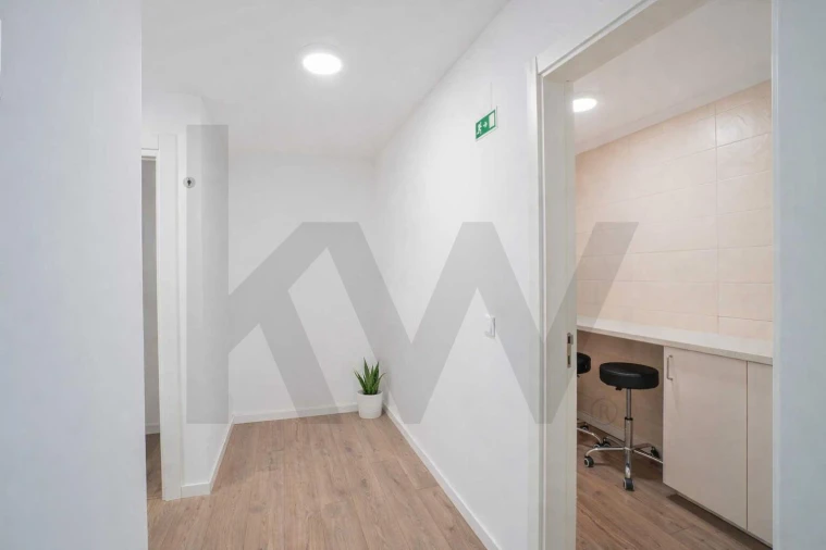 Escritório para Venda em Sacavém e Prior Velho Foto 5