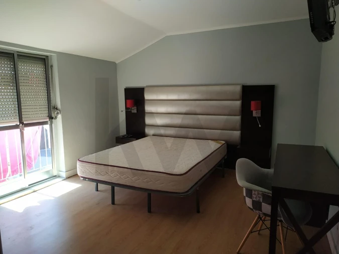 Apartamento T9 para Venda em Santo António Foto 14