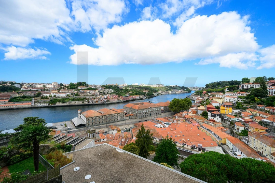 Apartamento T3 para Venda em Cedofeita, Santo Ildefonso, Sé, Miragaia, São Nicolau e Vitória Foto 14