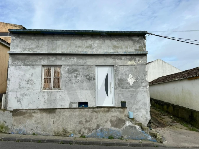 Moradia T2 para Venda em Covoada Foto 1