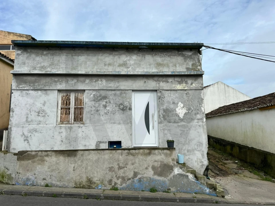 Moradia T2 para Venda em Covoada Foto 1