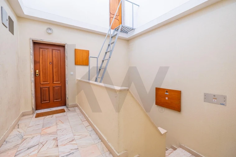 Apartamento T3 para Venda em Almada, Cova da Piedade, Pragal e Cacilhas Foto 52