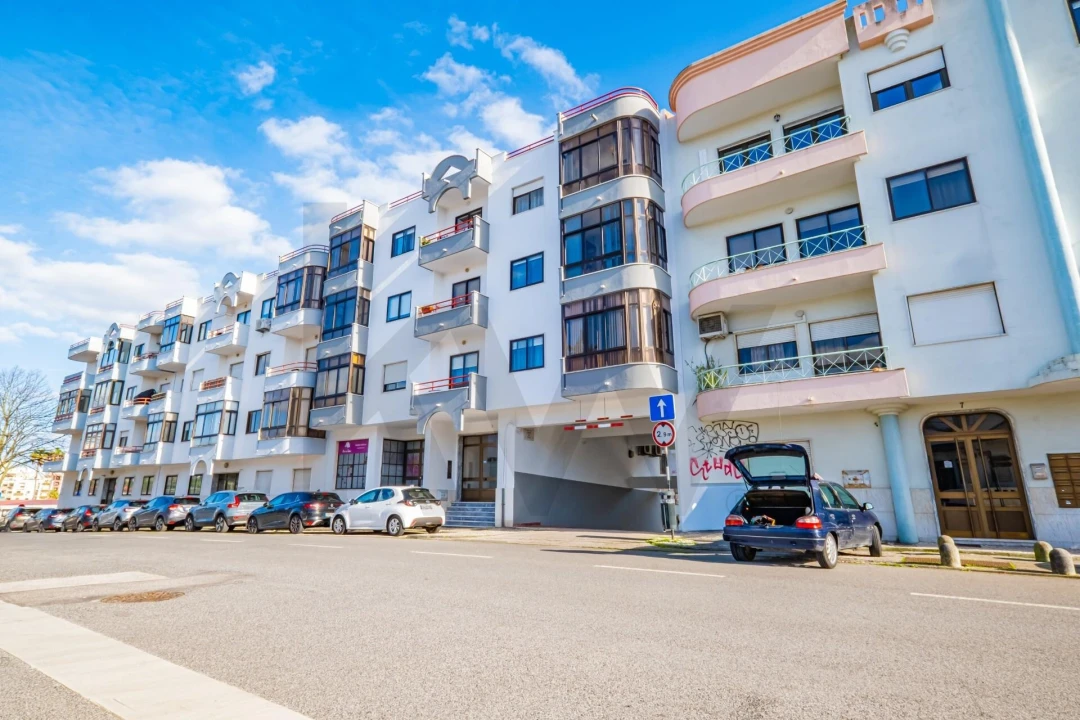 Apartamento T3 para Venda em Almada, Cova da Piedade, Pragal e Cacilhas Foto 48