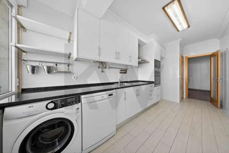 Apartamento T2 para Venda em Odivelas Foto 9