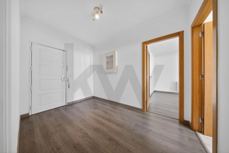 Apartamento T2 para Venda em Odivelas Foto 2