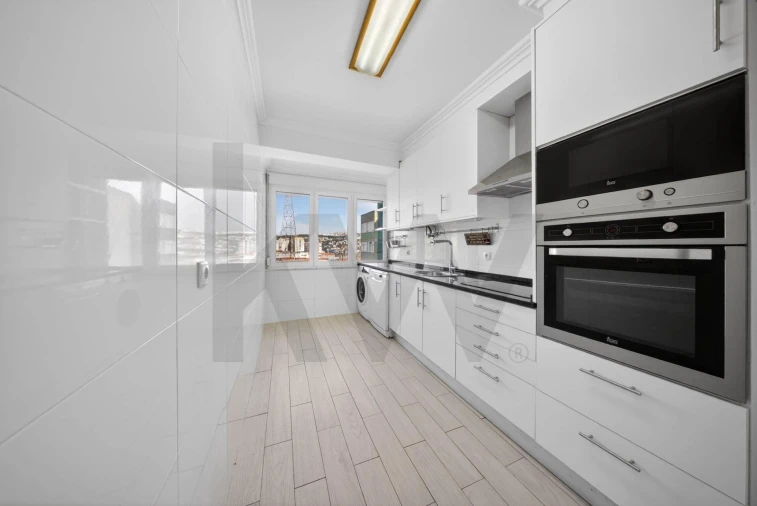 Apartamento T2 para Venda em Odivelas Foto 8