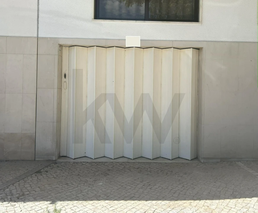 Garagem para Arrendamento em Costa da Caparica Foto 1