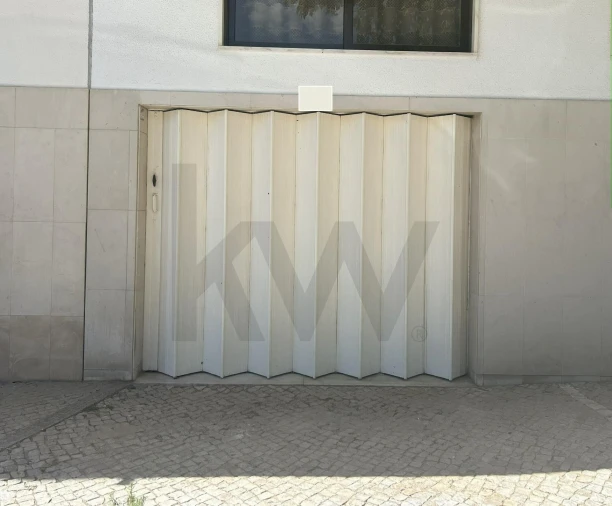 Garagem para Arrendamento em Costa da Caparica Foto 1
