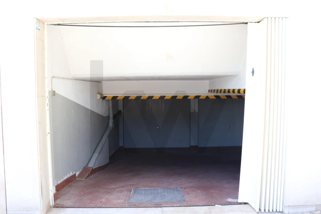 Garagem para Arrendamento em Costa da Caparica Foto 2