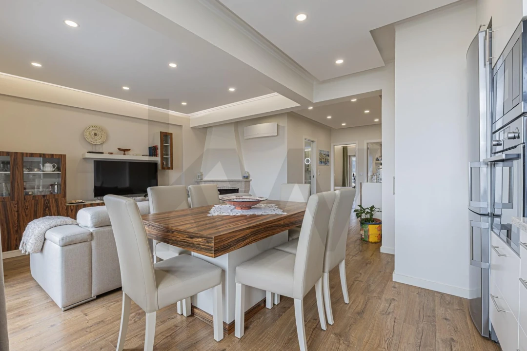 Apartamento T2 para Venda em Algés, Linda-A-Velha e Cruz Quebrada-Dafundo Foto 12