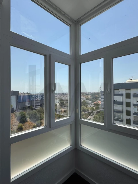 Apartamento T3 para Arrendamento em Carnaxide e Queijas