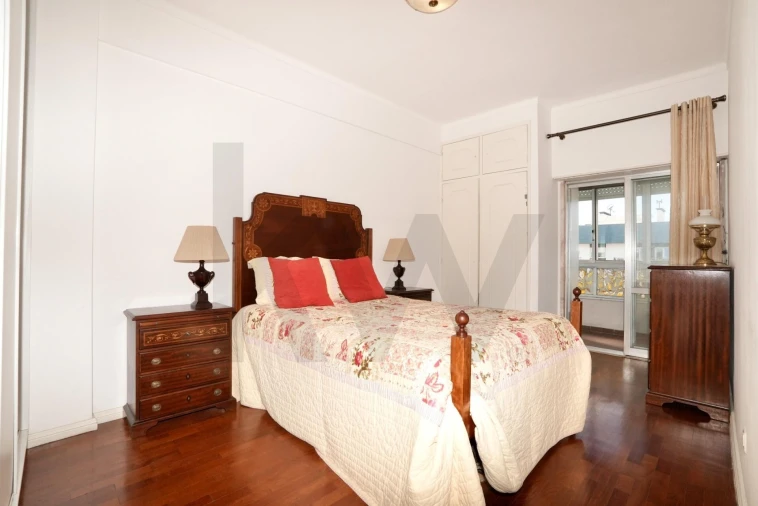 Apartamento T3 para Arrendamento em Carnaxide e Queijas Foto 13