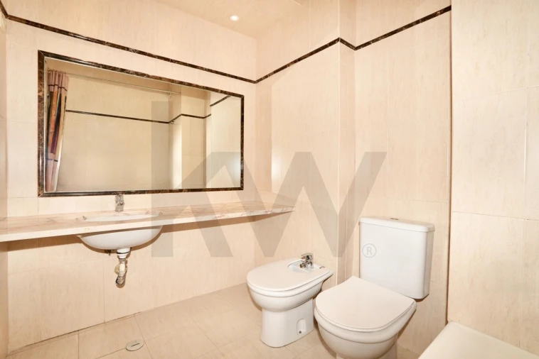 Apartamento T3 para Arrendamento em Carnaxide e Queijas Foto 18