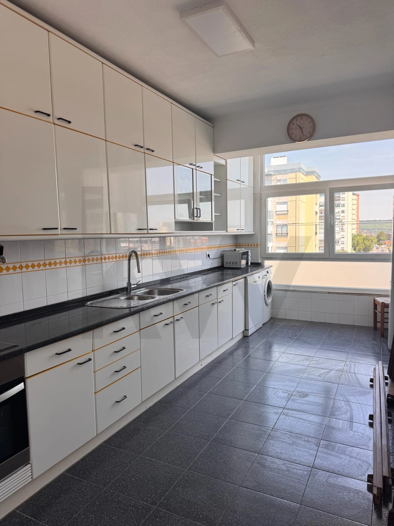 Apartamento T3 para Arrendamento em Carnaxide e Queijas Foto 7